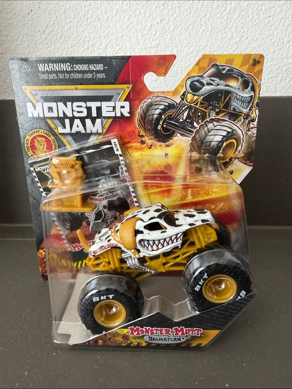 NEW SPIN MASTER 2026 MONSTER JAM GOLD TROPHY CARD SERIES 1 complete set - Picture 5 of 10